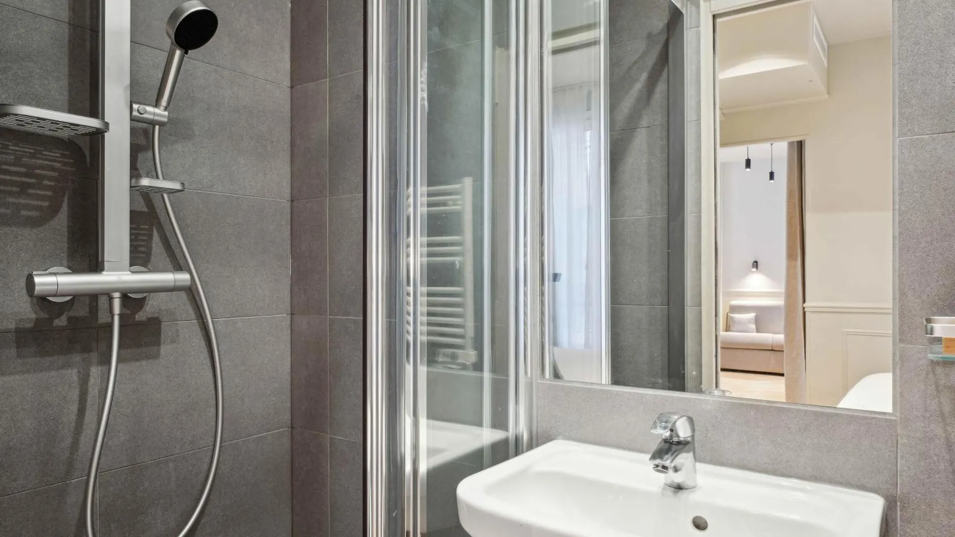 Hotel Clemence Paris