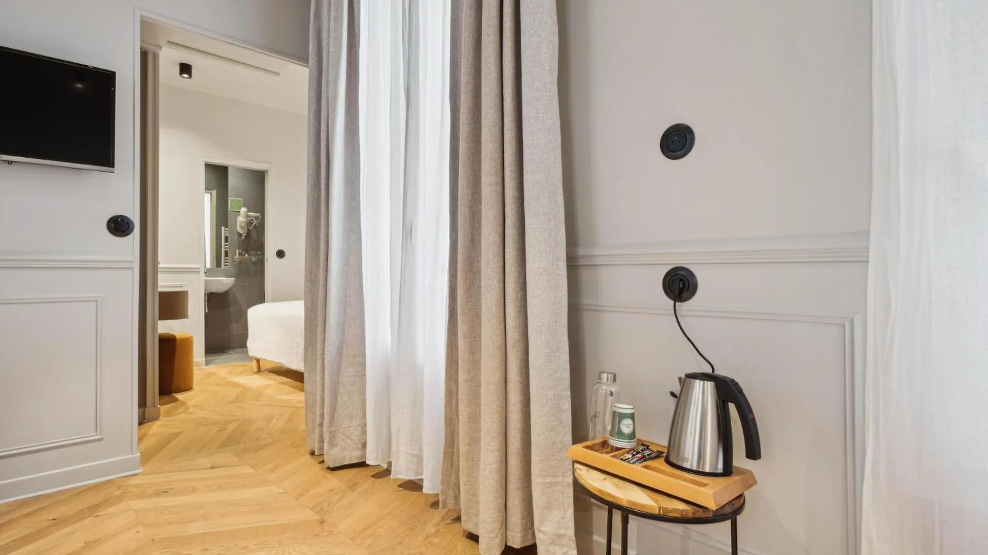 Hotel Clemence Paris